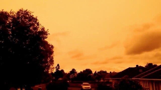 نارنجی شدن آسمان نیوزیلند در پی آتش سوزی های استرالیا
