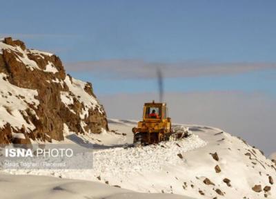 برف و کولاک 192 راه روستایی را در قزوین مسدود کرد
