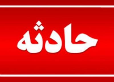 برخورد صاعقه در استان قزوین باز هم حادثه آفرید، شکسته شدن 26 اصله درخت در قزوین