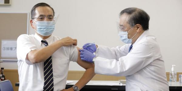 ژاپن در پی استفاده ترکیبی از واکسن های کرونا
