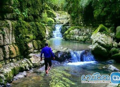 آبشار سوتراش یکی از جاذبه های طبیعی استان مازندران به شمار می رود